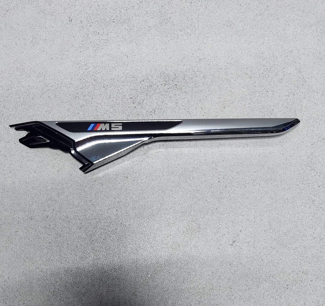 2016-2023 BMW M5 Fender Trim left front  Molding 8063205 M5 F90 