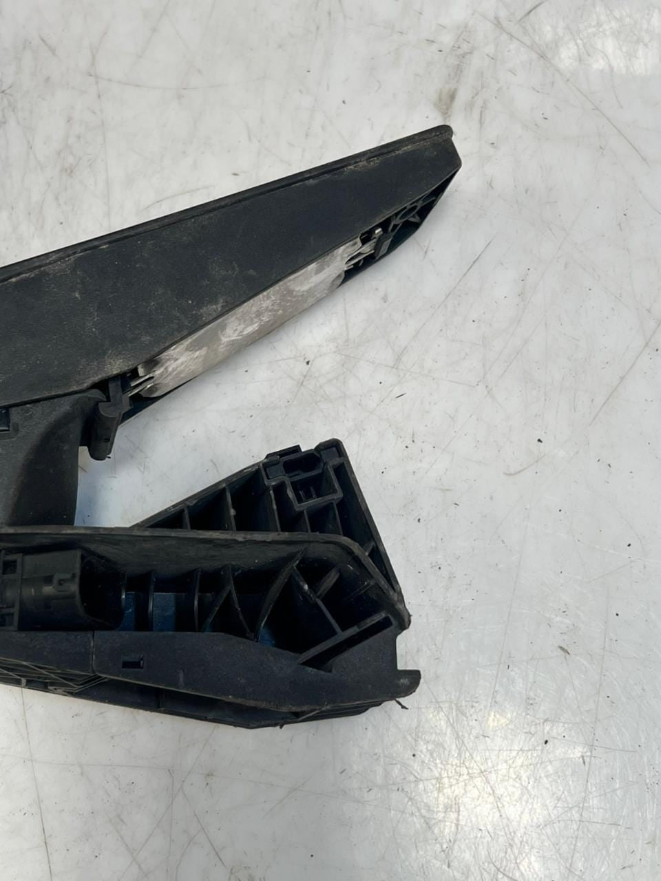 2011 BMW 328i E90 E60 F07 F25 E70 X5 GAS/ Accelerator Pedal MODULE 6852644 OEM