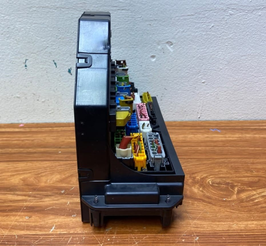 2014 Mercedes-Benz E300 Front Fuse Box Sam Control Unit A2129009025 W212 W204