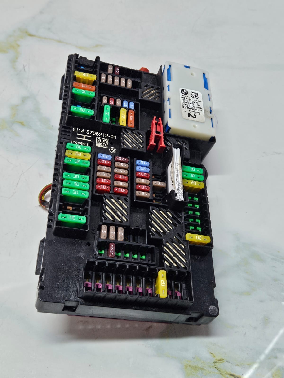 2019-2023 BMW X7 X5 G05 Rear Power Distribution Fuse Box 8706212 OEM
