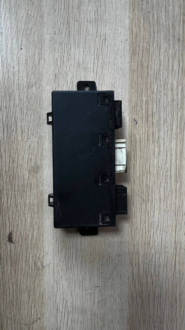 1995-1997 BMW 740i Door Control Unit Module 8352062 E38 7 Series and E39 5 Serie