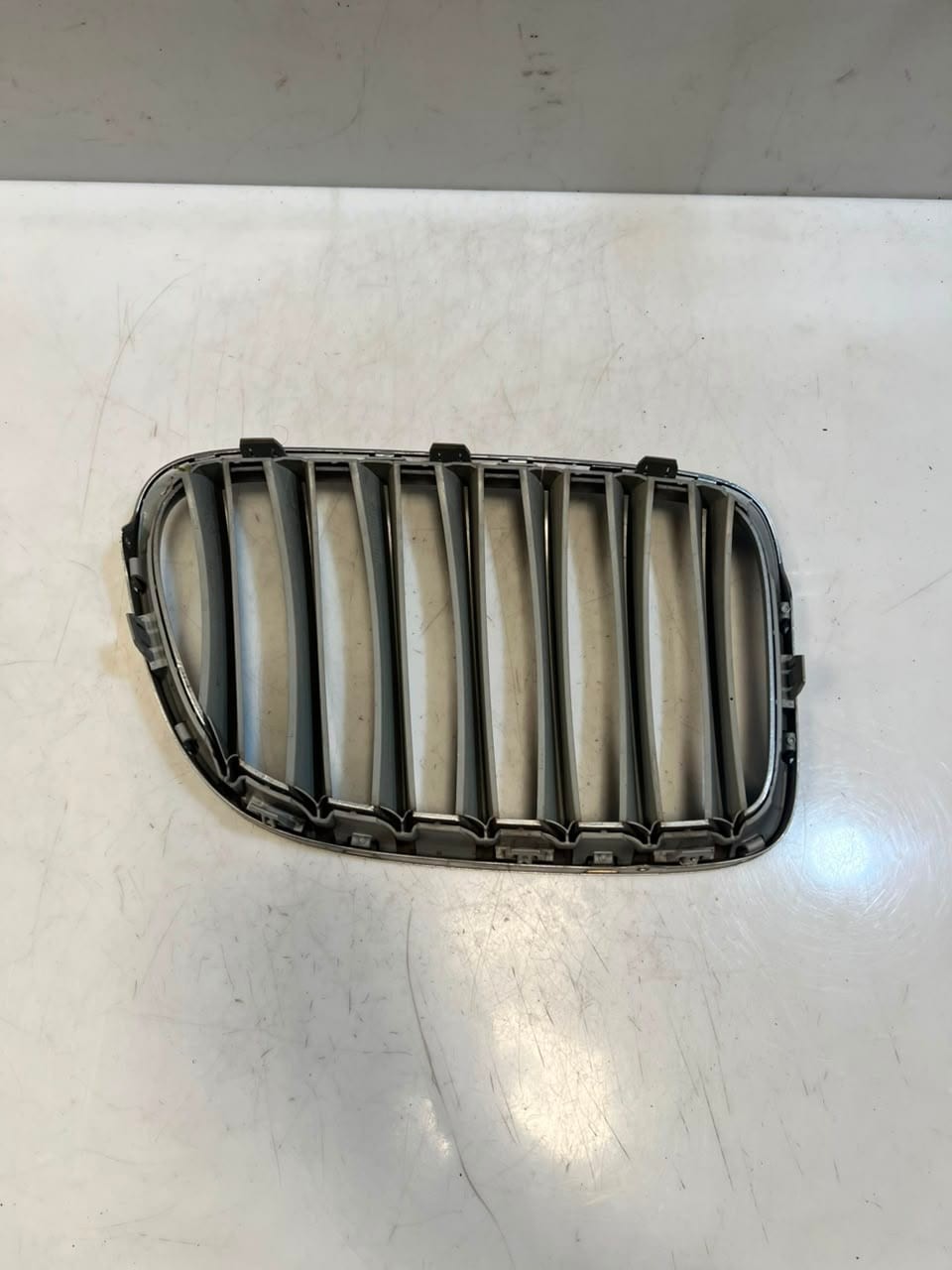 2010-2015 BMW X1 E84 Front Kidney Grille 2993307 OEM