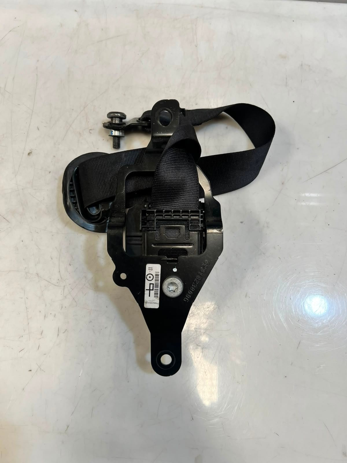 2014-2018 BMW X5 F15 Rear Left Seat Belt Retractor 623201700C OEM