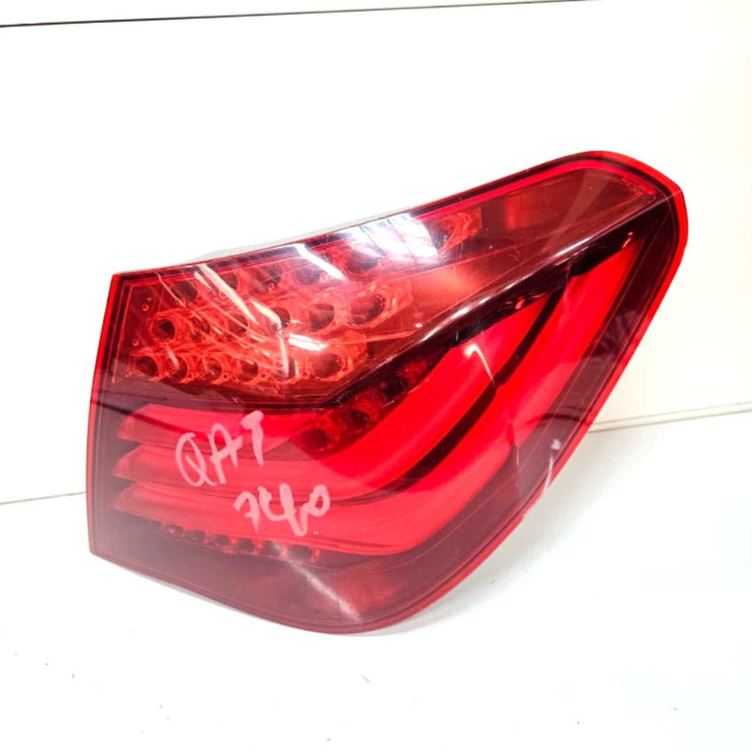 7300268-BMW 7 Series F01 F02 F03 F04 Rear Right Taillight Assembly OEM