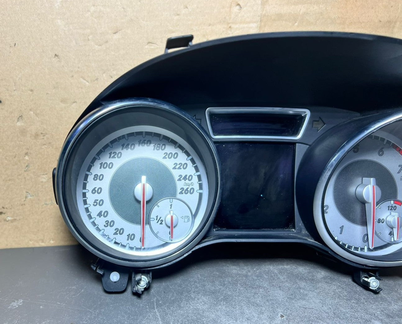 14-17 Mercedes-Benz W117 CLA Instrument Cluster Speedometer A117 9004001 OEM
