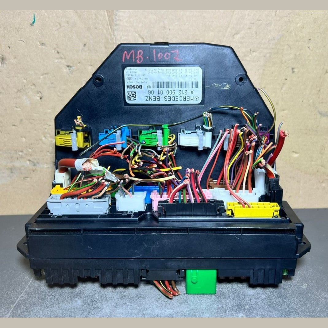 10-16 Mercedes-Benz W204 W212 Front SAM Module Relay Fuse Box A212 9000106 OEM