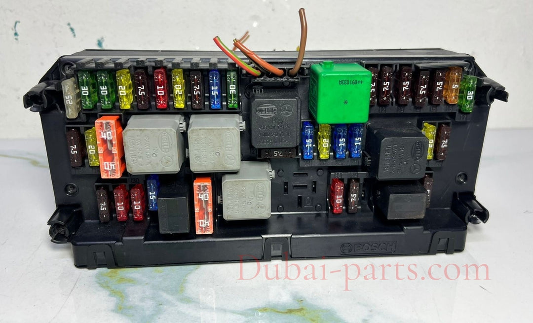 10-16 Mercedes-Benz W212 W204 Front SAM Module Relay Fuse Box A212 9004500 OEM