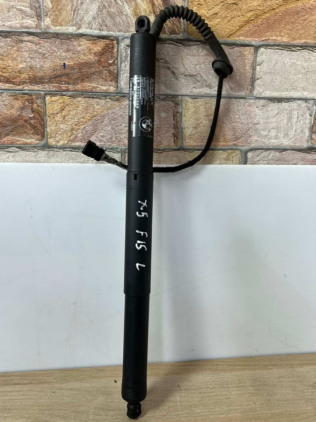 OEM quality left tailgate strut spindle drive for BMW X5 F15 and F85 7294469