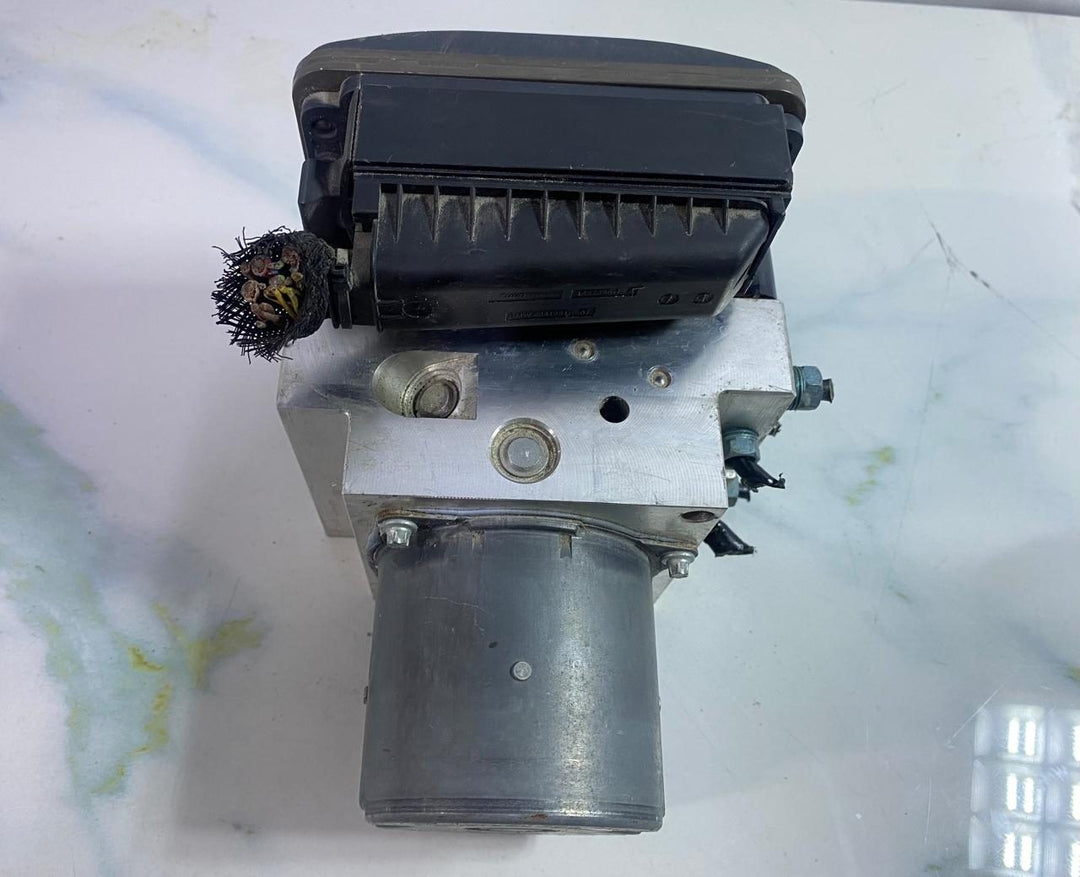 BMW Abs Pump 6850068 BMW 5 Series F07 GT Gran Turismo and BMW 7 Series F01 F02