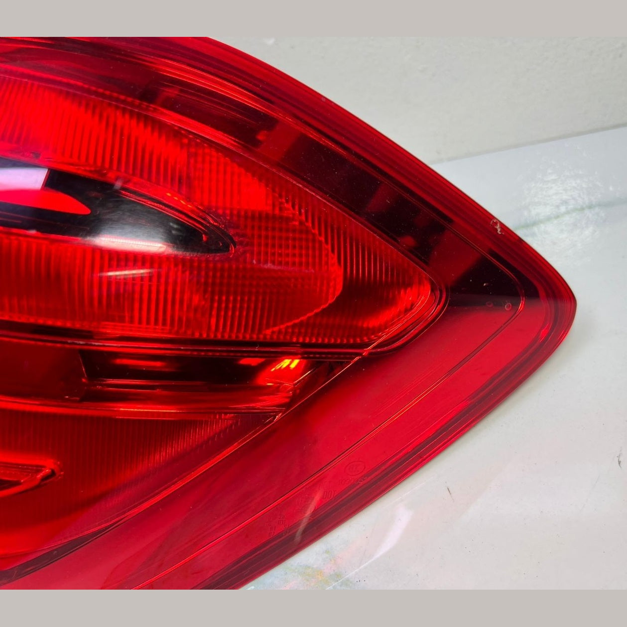 Mercedes W166 GL350 Rear Right Side LED Tail Light Brake Stop Lamp A166 9067601