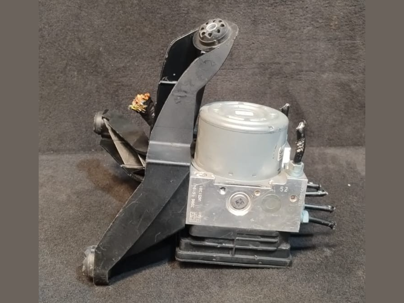 BMW 2 F46 2016 ANTI LOCK BREACKING SYSTEM  PUMP MODULE DSC MK100 -6883348