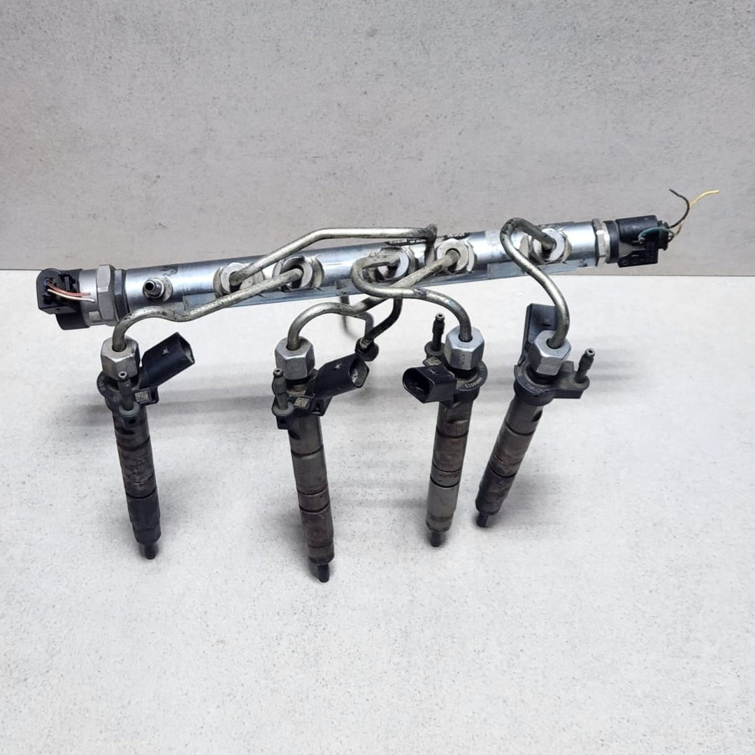 2008 BMW 3 Series E90 E91 F30 and X3 E83 N47 Fuel Injector Rail 7809128 OEM