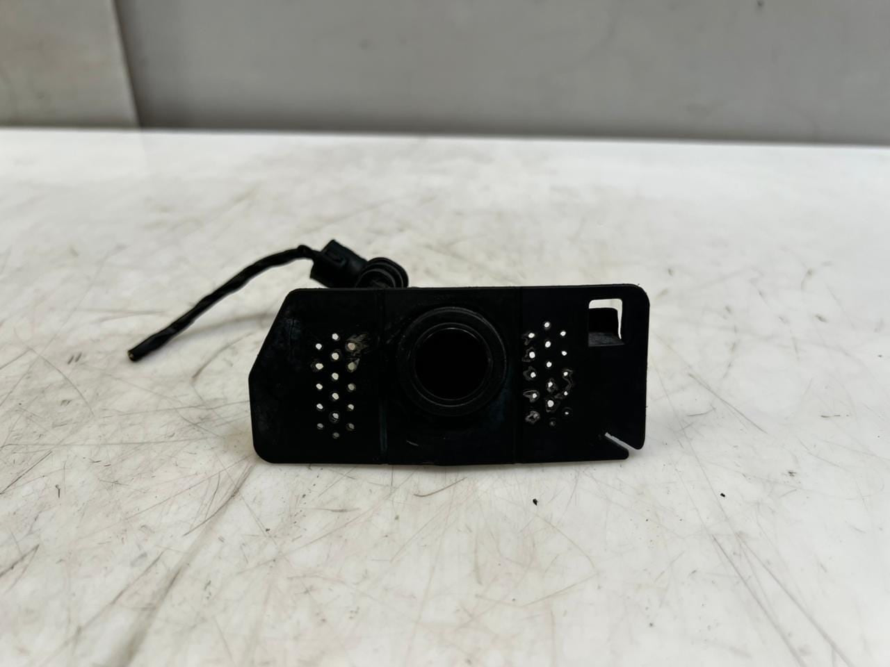 BMW E82 E81 E87 E88 E90 E91 E92 E93 PDC Parking Distance Sensor Front 9196705