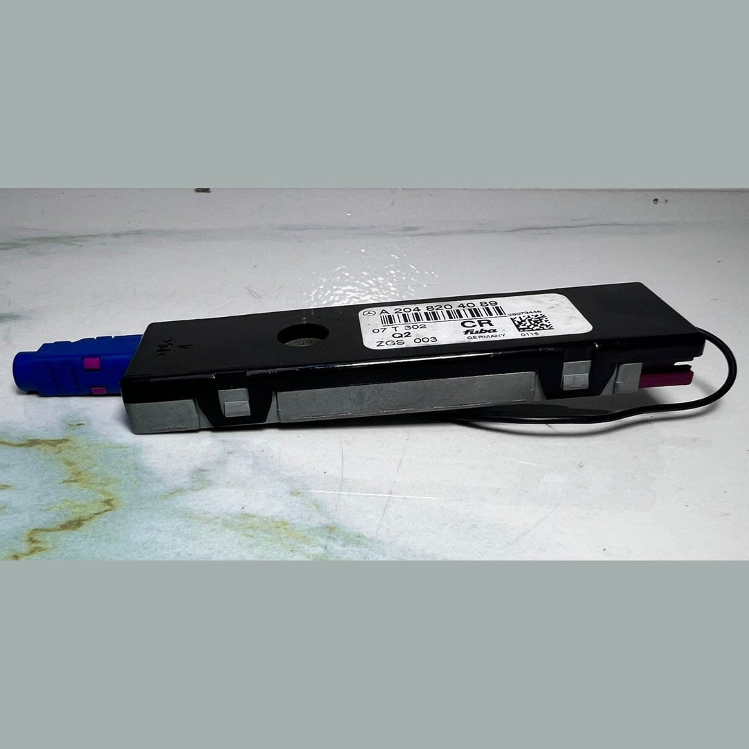 2008-2015 Mercedes-Benz C63 AMG Antenna Amplifier A2048204089  C-Class W204
