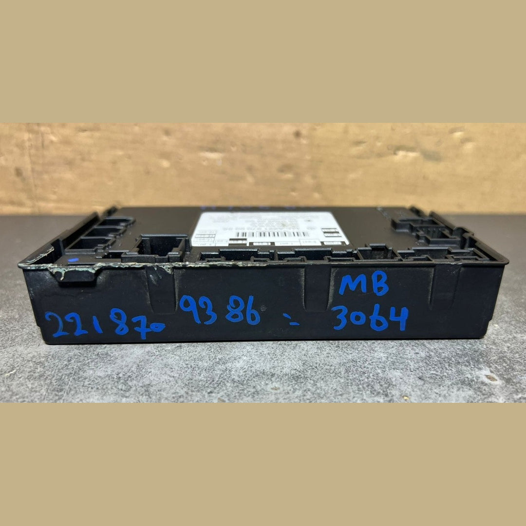 07-13 Mercedes W221 S-Class Front left Side Door Control Module A221 8709386 OEM