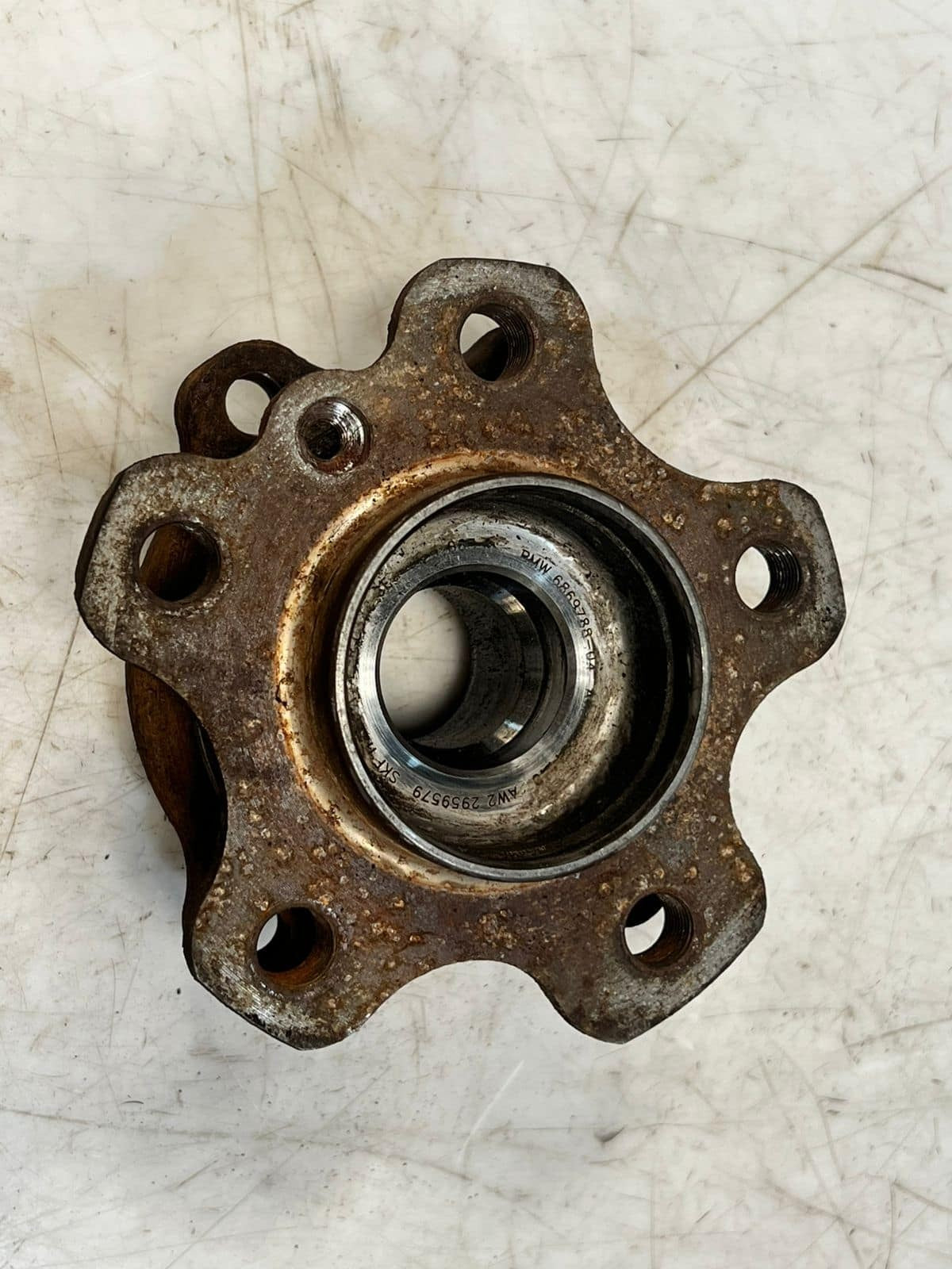 2017-2024 BMW X3 X4 G20 G21 G30 G31 Rear Wheel Bearing Hub 6869788 OEM