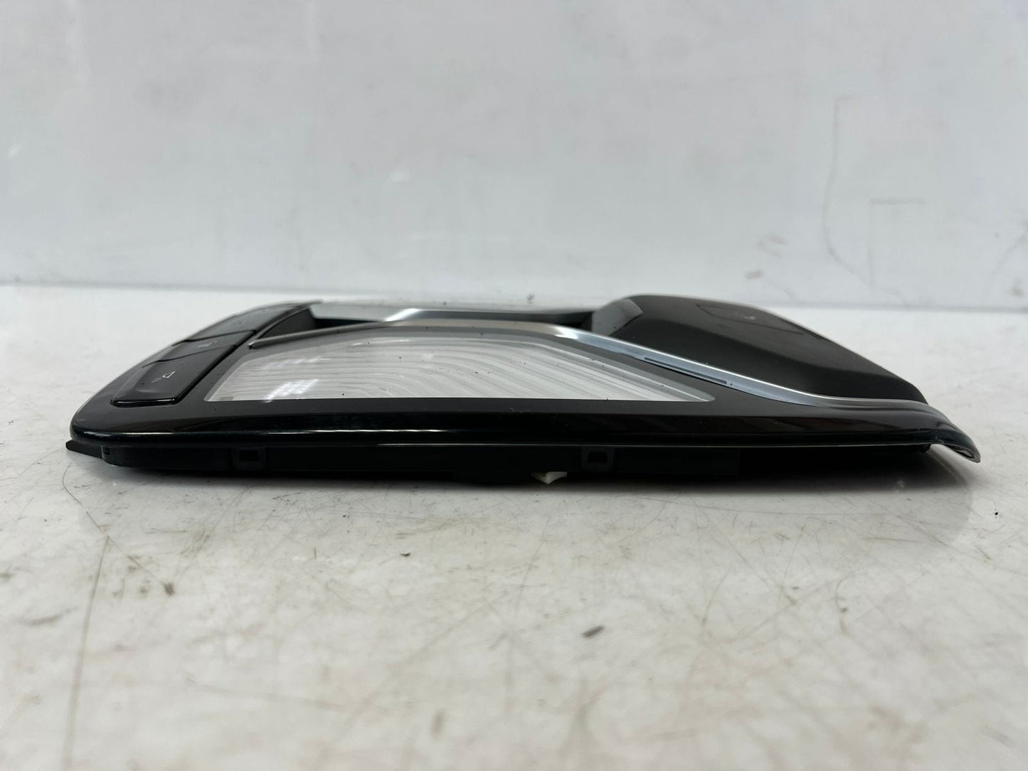 2016-19 BMW 740i G12 7' Overhead Console Dome Light With Sunroof Switch 6805402