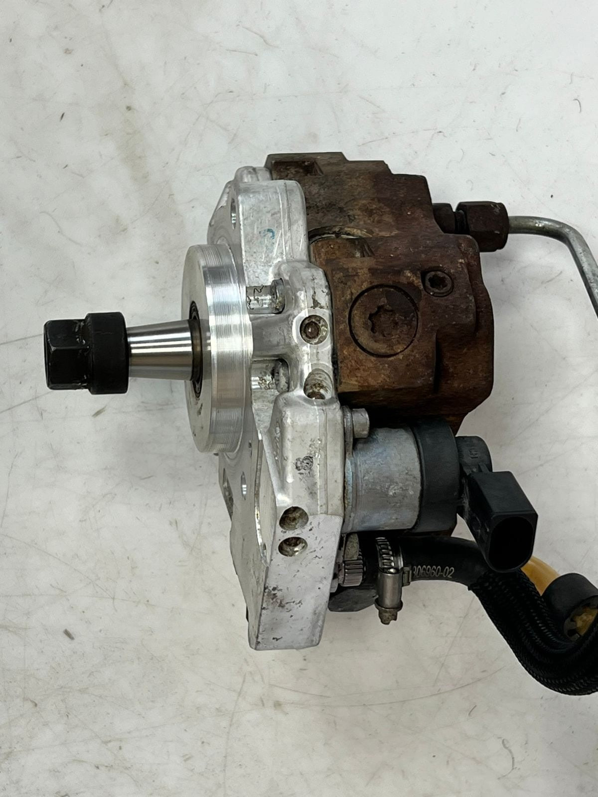 BMW E60, E61, E87, E90 3.0 diesel 330D 530D High Pressure Fuel Pump 7798333 OEM