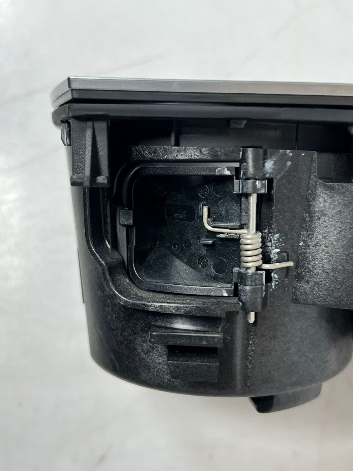 2019-2023 BMW 8' G14, G15, G16 M850i CENTRE CONSOLE Cup Holder 9396505 OEM