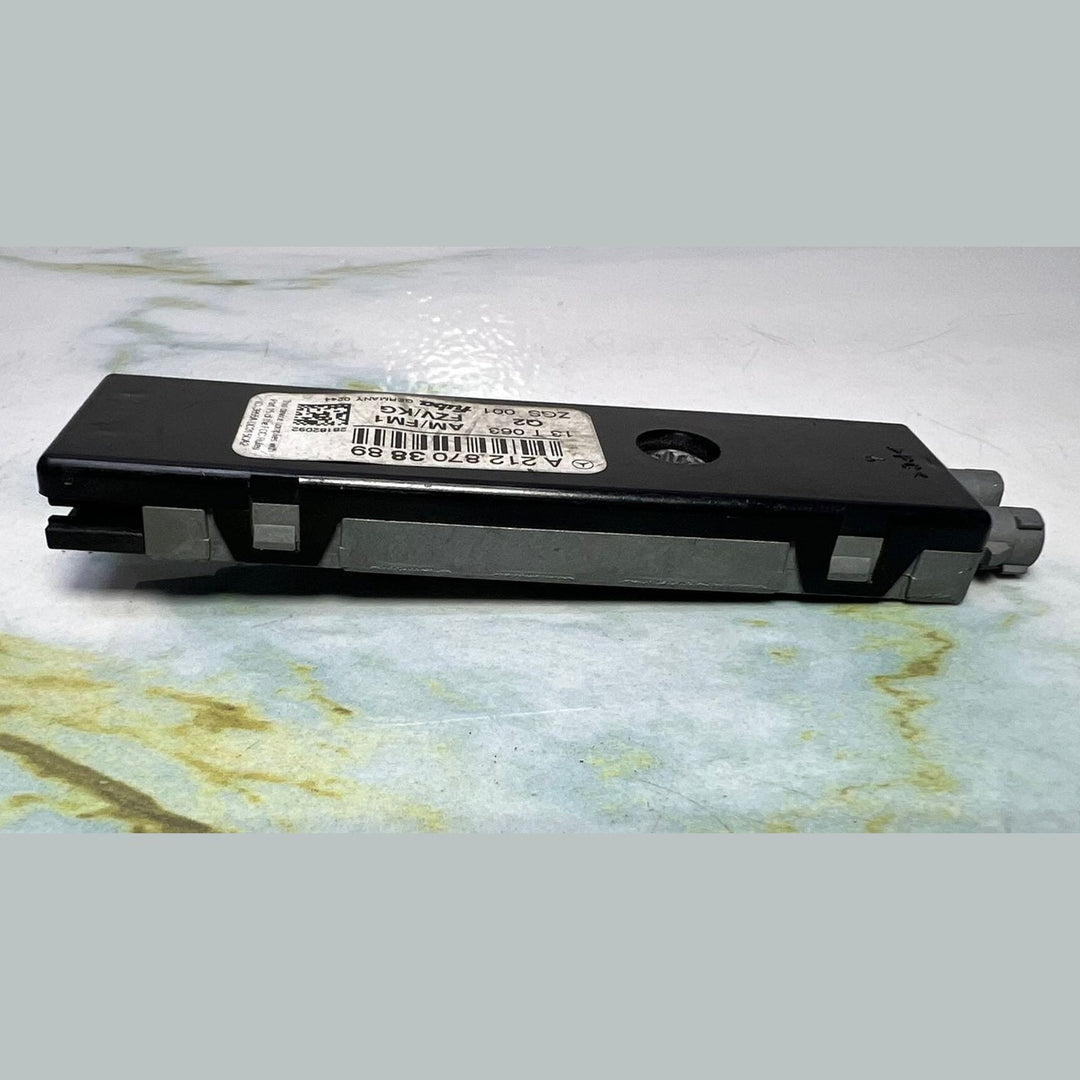 2012-2018 Mercedes-Benz CLS550 Antenna Amplifier Module A2128703889 W212 E-Class