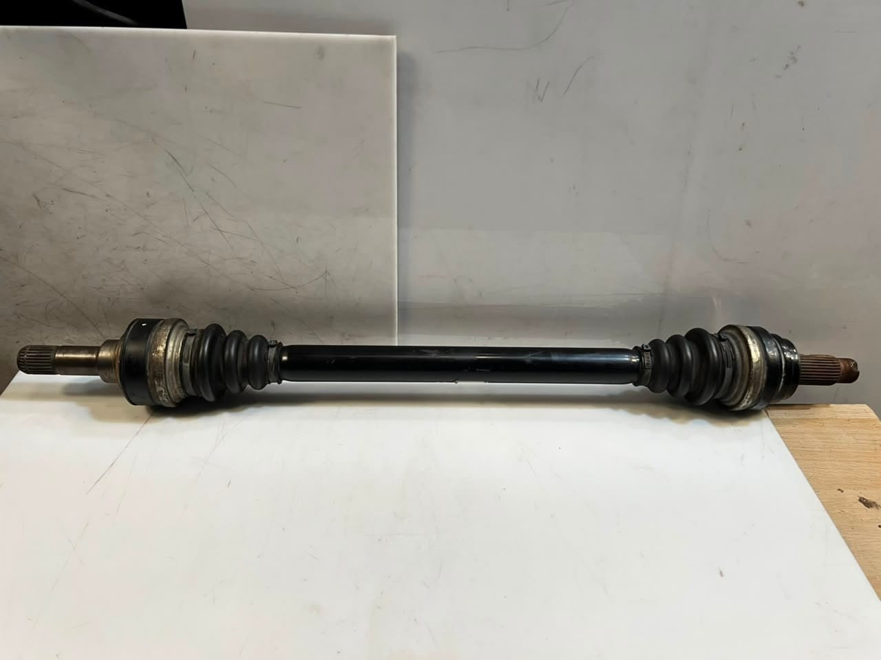 2011-2016 BMW 5 SERIES F10 F11 535i xDrive Rear Right CV Axle Shaft 7581030