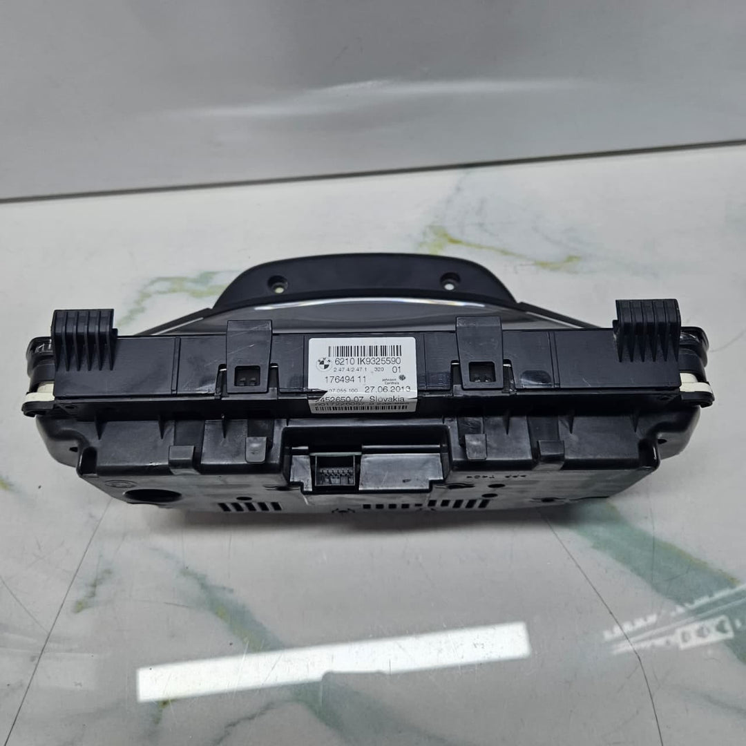2012-2018 BMW F30 F31 F32 F34 F36 320i Instrument Cluster 9325590