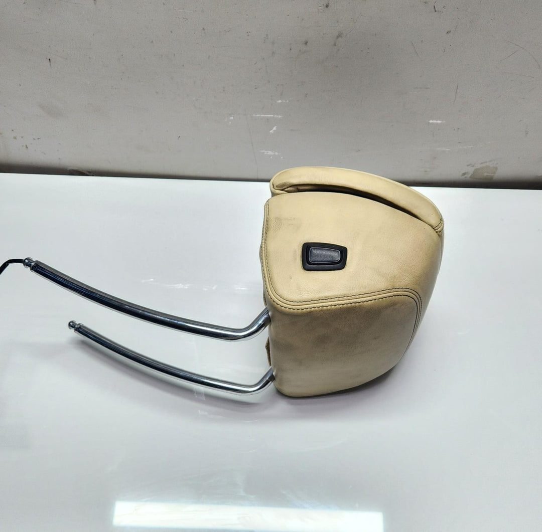 2012-2018 BMW 640i Head Restraint Comfort Seat Leather Right 8025078 F12 640i