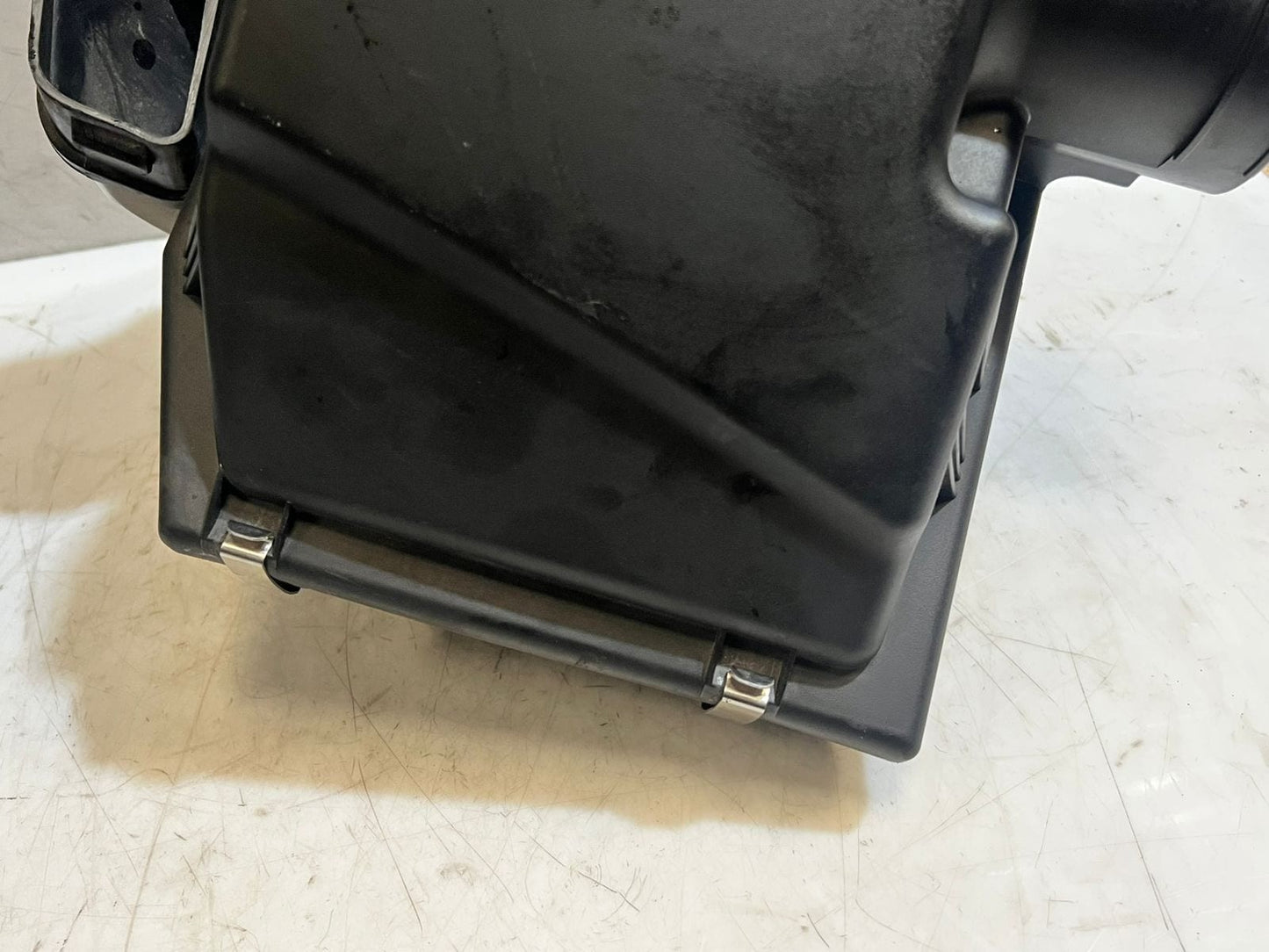 2008 BMW X3 E83 3.0L  Air INTAKE Filter Housing BOX 3415441 OEM