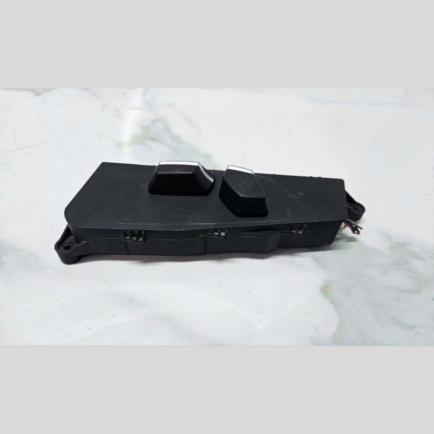 2010-15 BMW 7 Series F01 F02 F03 F04 Front Right Seat Control Switch 9163260 OEM