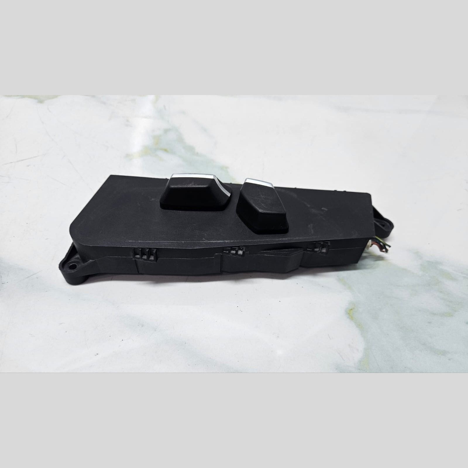 2010-15 BMW 7 Series F01 F02 F03 F04 Front Right Seat Control Switch 9163260 OEM
