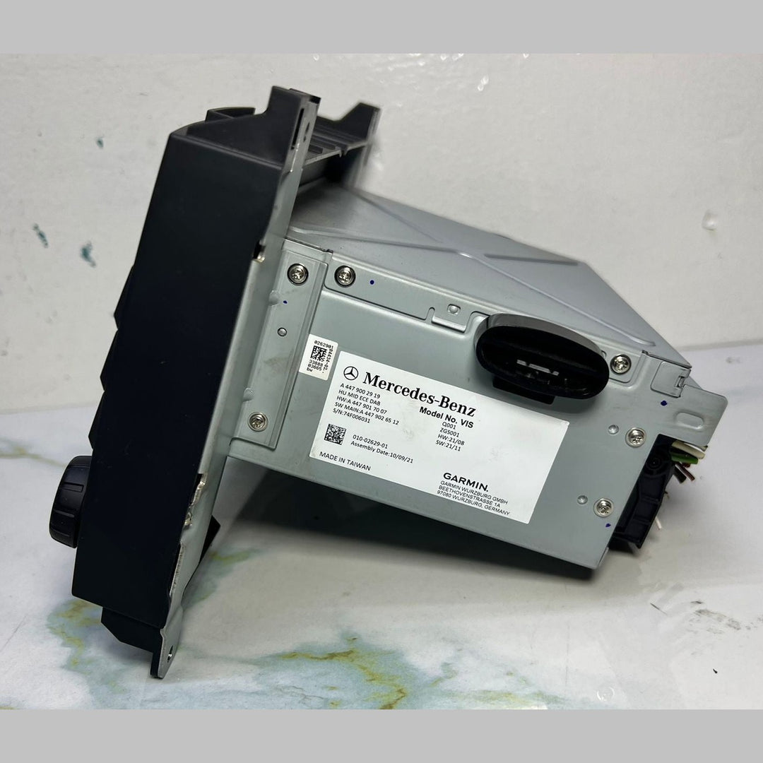 Mercedes-Benz W447 Vito Media Radio Navigation System Head Unit A447 9002919 0EM