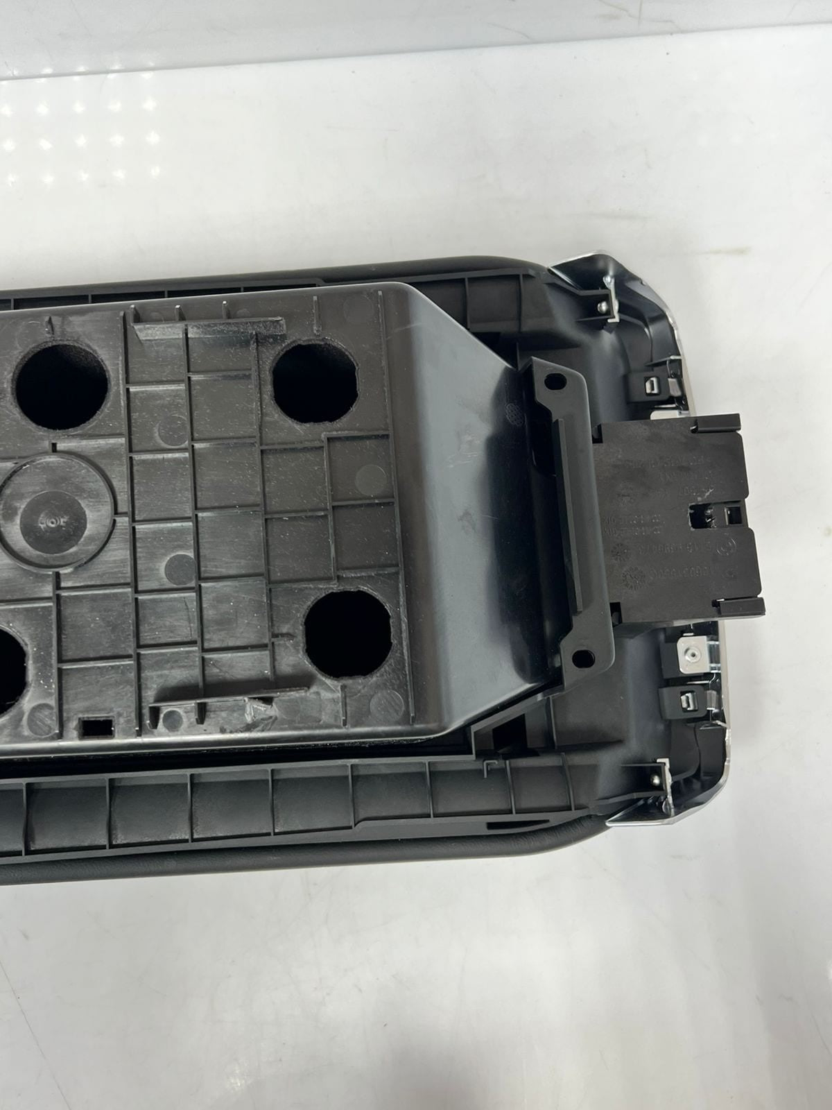 2020-24 BMW 840i G14 G15 F91 F92 Center Console Storage Compartment 9396478 OEM