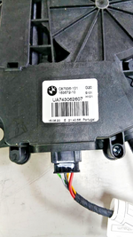 Load image into Gallery viewer, 17-25 BMW G20 G21 TAILGATE LOCK LATCH CATCH &amp; SOFT CLOSE ACTUATOR MOTOR 7430626