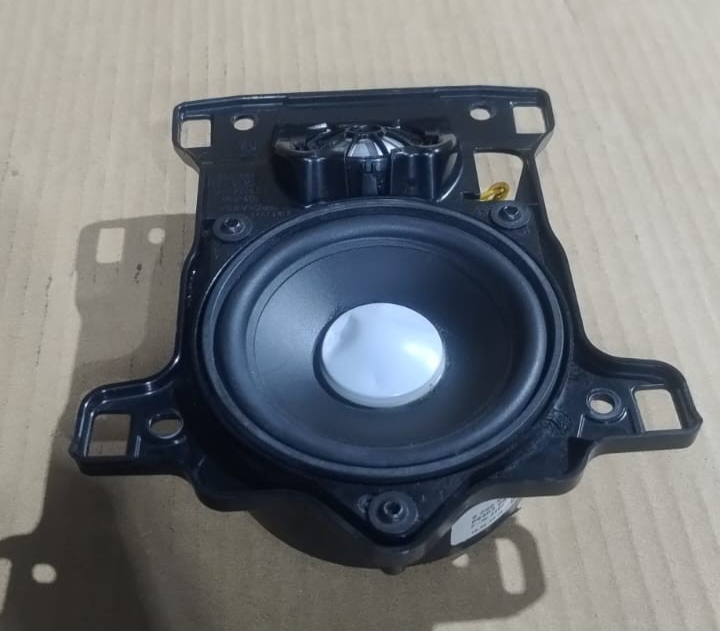 BMW 750i XDRIVE G11 G12 DASH DASHBOARD CENTER AUDIO SPEAKER W/ HOUSING  9299505