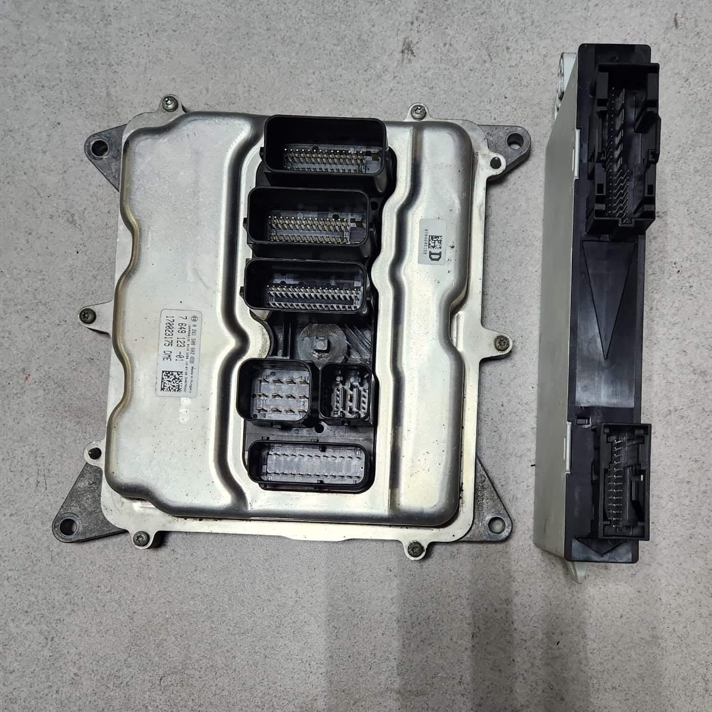 2011-2013 BMW 535i F10 F20 F30 N20 Engine Control Module DME ECU Set 7649123 OEM