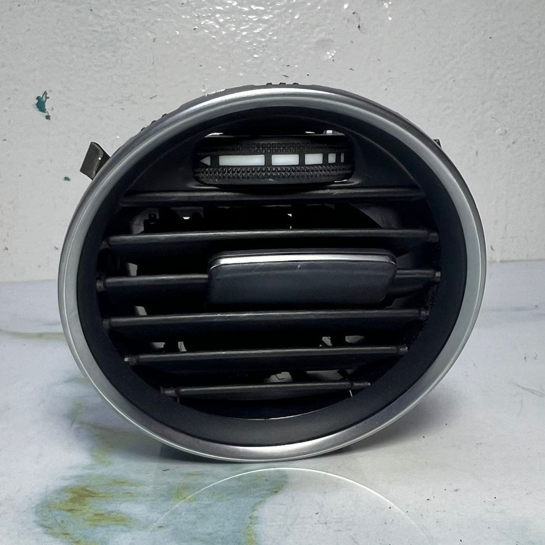 Mercedes Dashboard Air Vent A2048306654 C-Class W204 C220