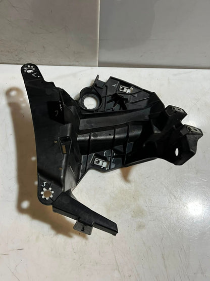 2013-2018 BMW X5 F15, F16, F85, and F86 Fender Module Mount Bracket Left 7294543