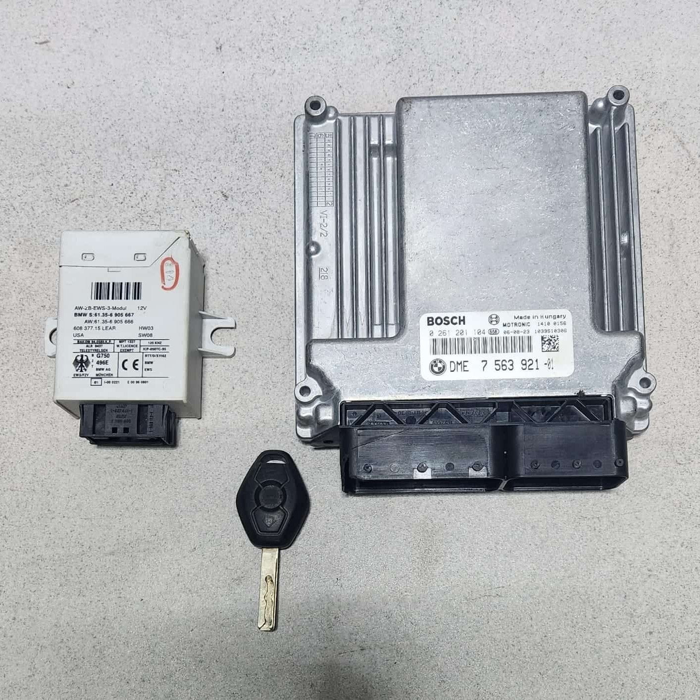 BMW N46 E46 Engine Control Unit DME ECU Set 7563921 OEM