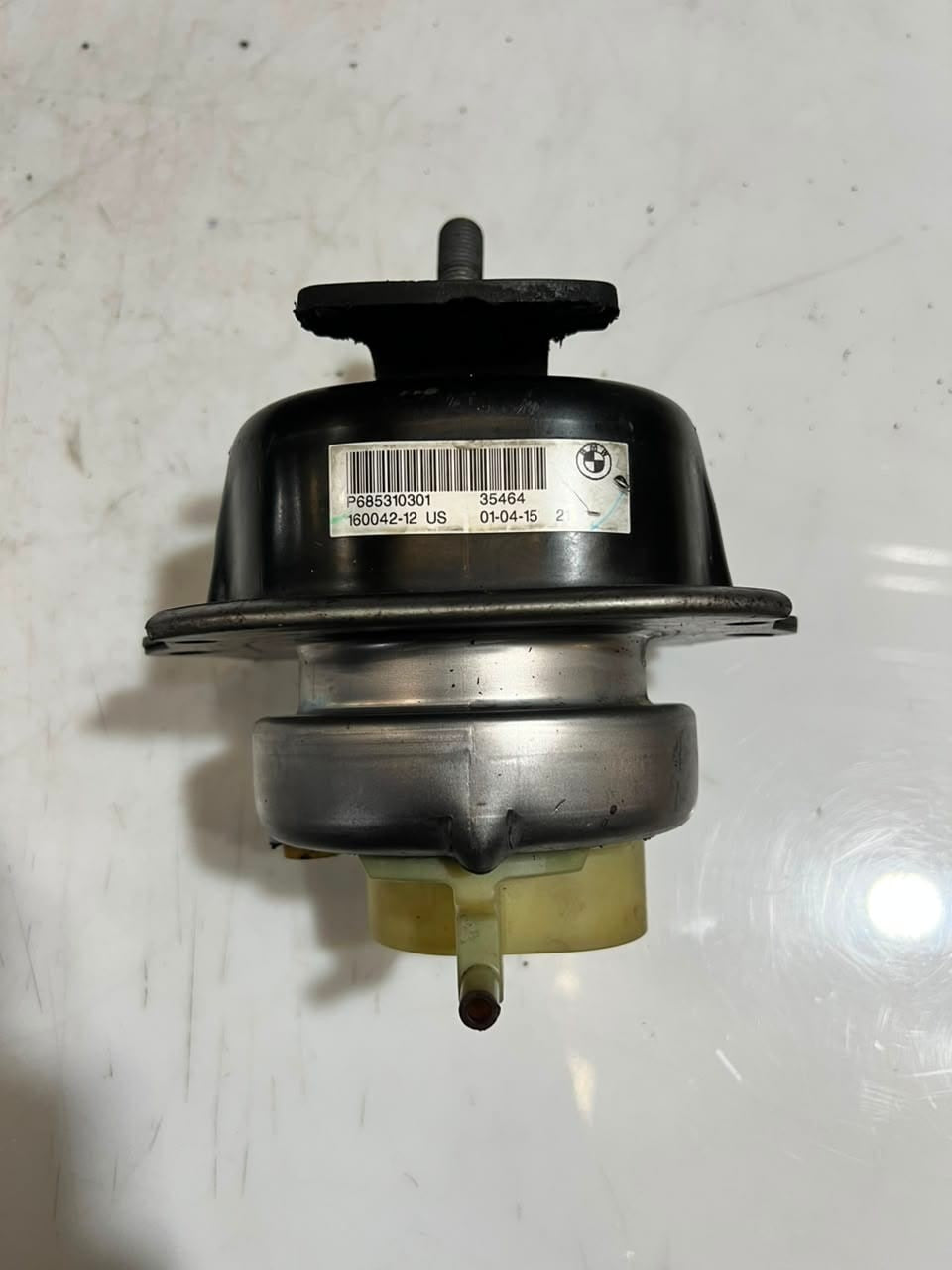 2013-2018 BMW X5 F15 X6 F16 Rubber Bearing Engine Mount, Left 6853103 OEM