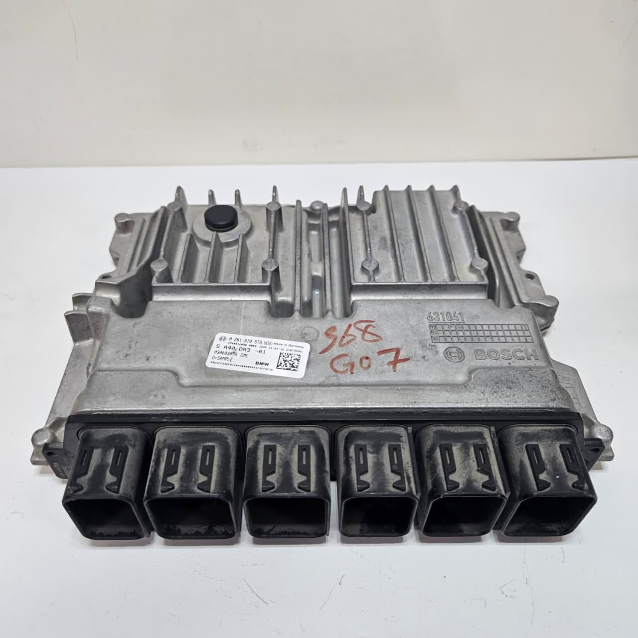 2019 BMW X7 G07 with S68 4.4L V8 Engine Control Unit Bosch 5A40DA3 OEM