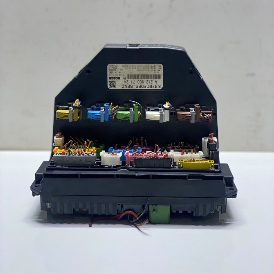 Mercedes Front Sam Fuse Box Control Module A2129007124 W212 E-Class W218 W204