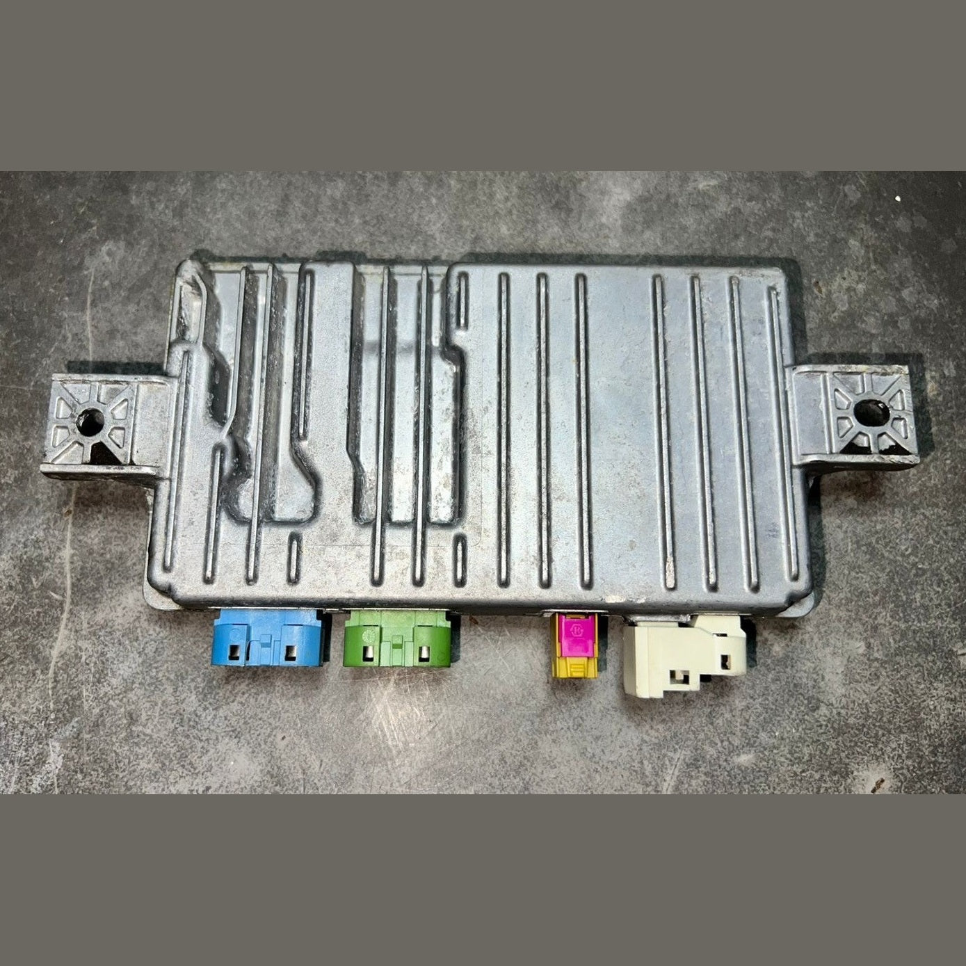 14-16 Mercedes W166 GL450 Surround View Camera Control Module  A000 9005703 OEM