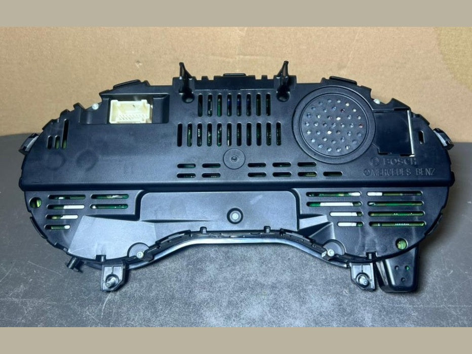 2012-2014 Mercedes-Benz W246 B-Class Instrument Cluster Speedometer A246 9006913