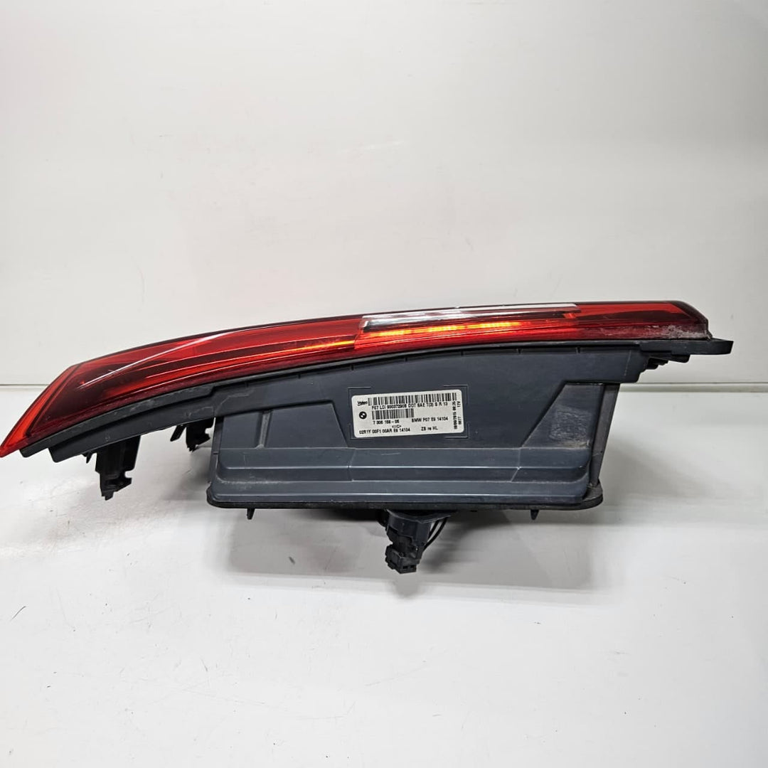 7306168-2010-2017 BMW 5 Series F07 GT F10 535i GT Rear Light in Trunk Lid Right 