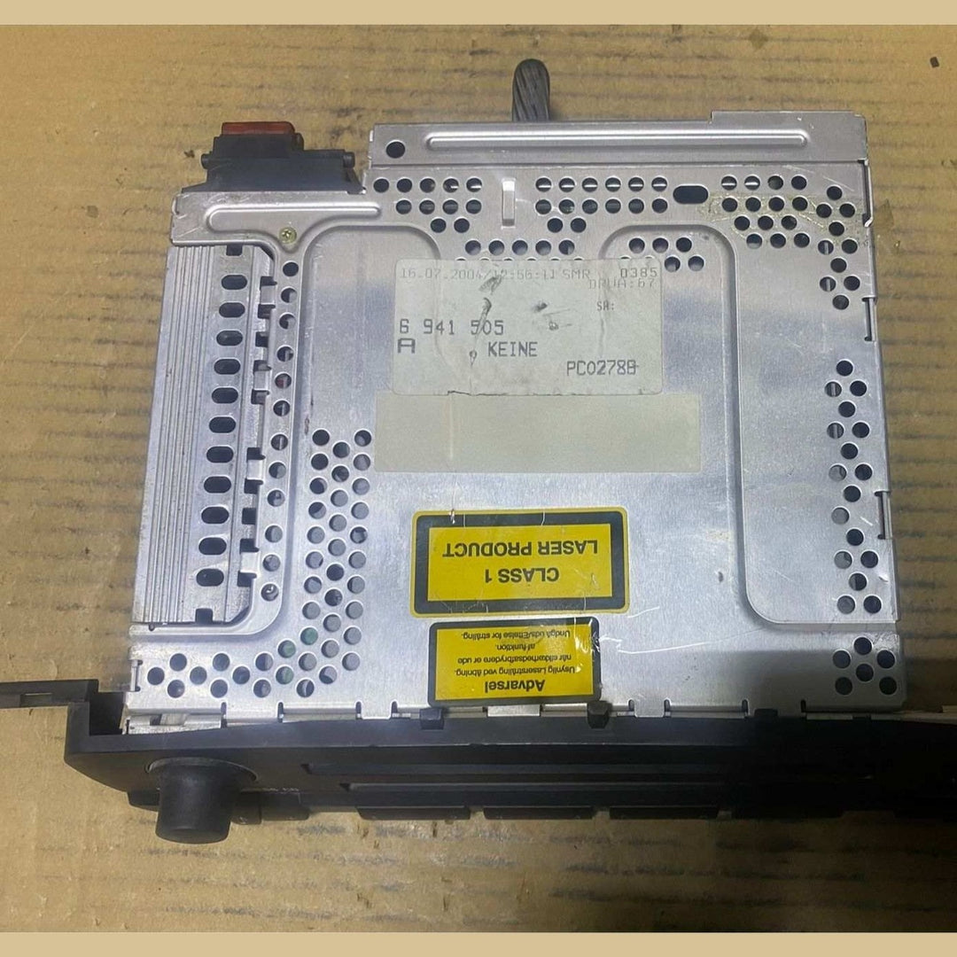02-06 BMW 325i Radio AM FM Business Single Disc CD Player 6941505