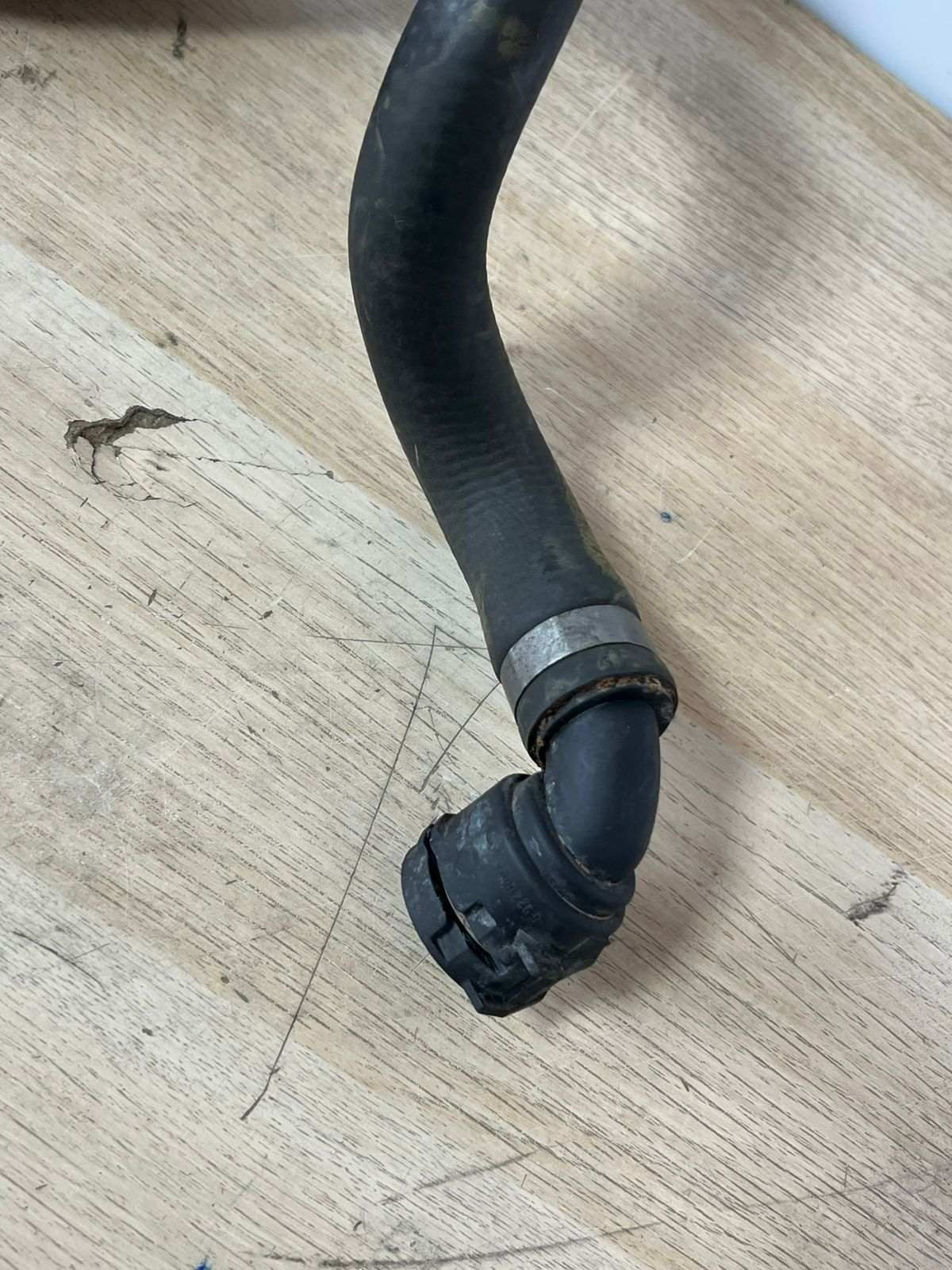 08-19 BMW E70 F71 F16 F15 X5 3.0L ENGINE COOLANT RADIATOR UPPER HOSE TUBE OEM