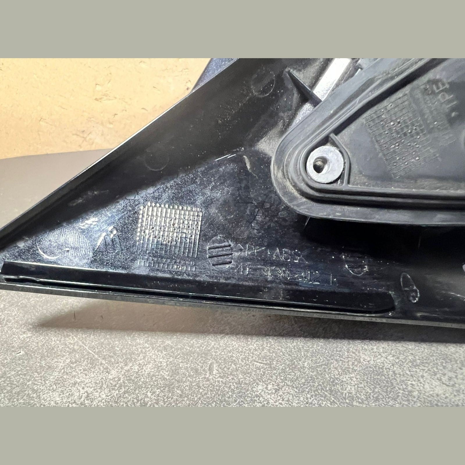 10–16 Mercedes-Benz W207 E-Class Right Side Mirror w/ Signal Light Foldable