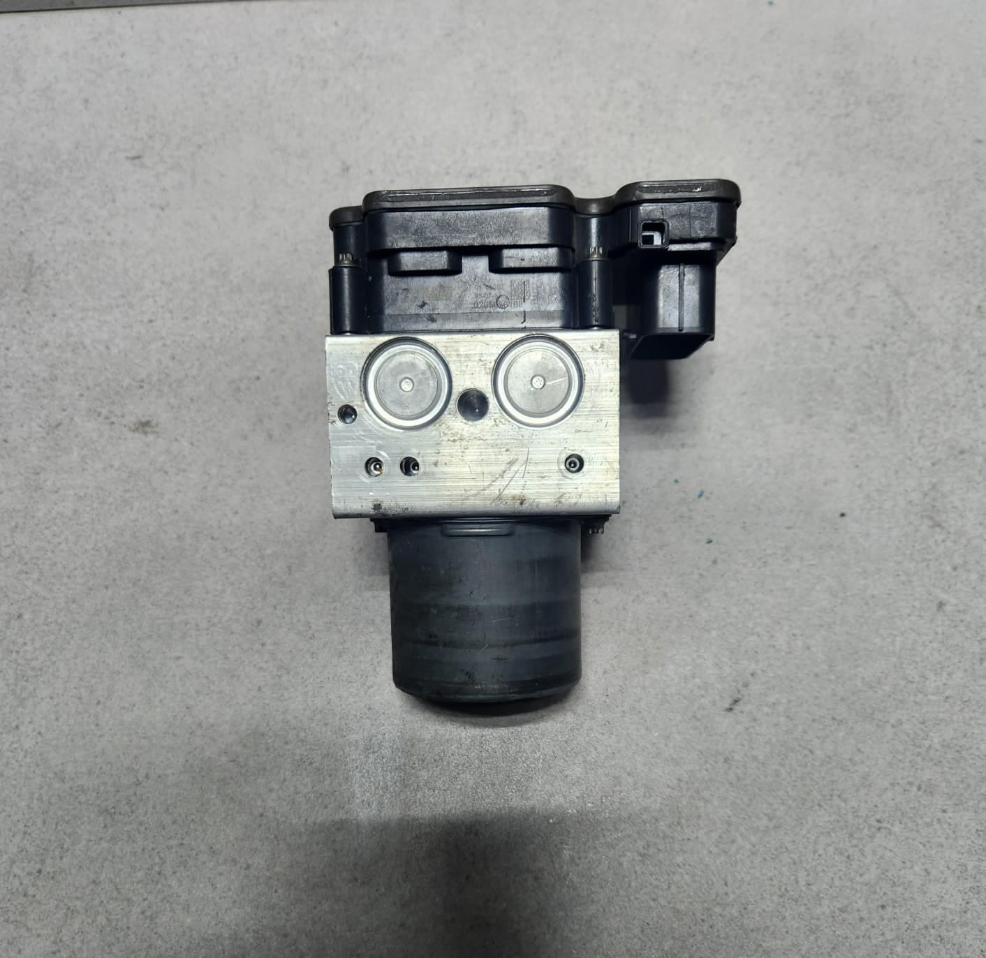 2013-2018 BMW X5 Abs Pump Module Assembly 6866247 F15 F16 F85 F86 X5 OEM