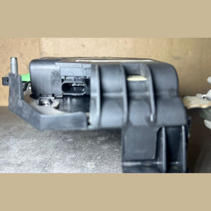 18-22 Mercedes-Benz W247 W118 CLA Battery Fuse Box Current Limiter A247 90636603