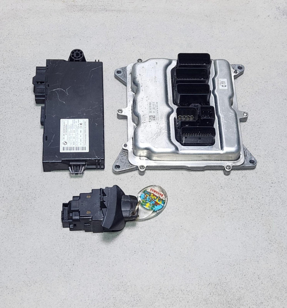 2013-2015 BMW X1 E84 N20 Engine Control Module 8614957 PETROL AUTO